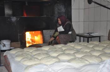 Ekmeklerini ekmekten çıkarıyorlar