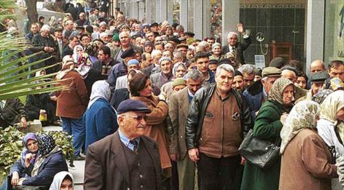 Ekonomik sıkıntı büyüyor: Emekliler tek başına ev tutamıyor!