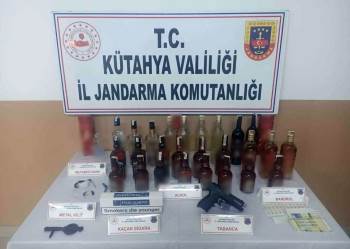 Ekskavatörle Kaçak Kazı Yapan 4 Kişi Suçüstü Yakalandı
