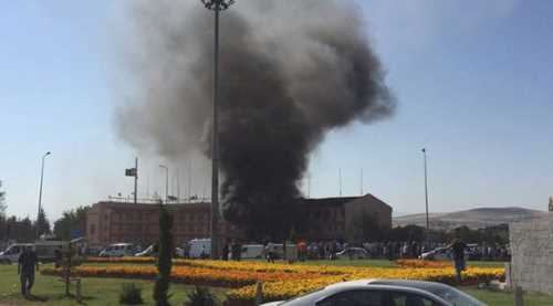 Elazığ'da emniyete bombalı saldırı: 3 şehit