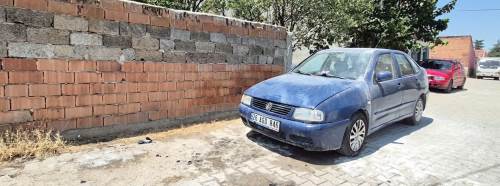 Elektrik aksamından çıkan yangın otomobili kullanılamaz hale getirdi