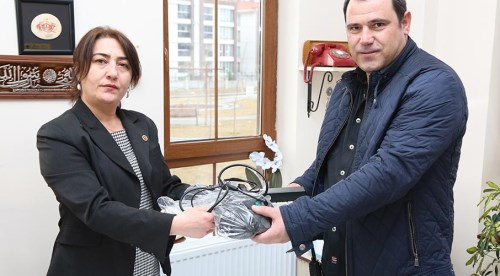 Elektronik atıklar çiçeğe dönüşüyor