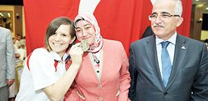 Elif, altınla ödüllendirildi