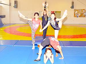 Elit cimnastikçiler çalışıyor