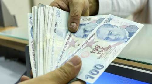 Emekli maaş farkları yarın hesaplarda: Gözler bayram ikramiyesi ve vatandaşlık maaşında