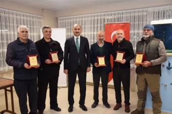 Emekli Olan Personele Veda Yemeği Ve Plaket
