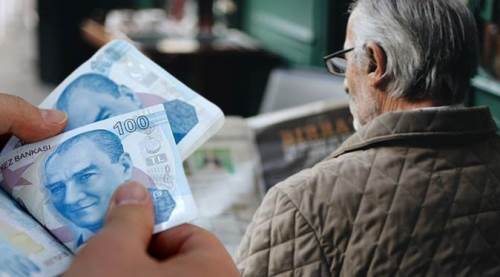 Emeklinin gözü kulağı bu zamda! 