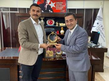 Emekliye Ayrılan Koruma Polisi Plaketle Uğurlandı
