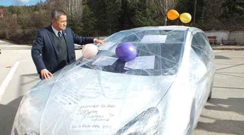 Emekliye ayrılan öğretmeni şaşkına çeviren olay