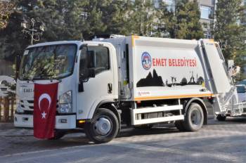 Emet Belediyesi Yeni Çöp Kamyonu Hizmete Girdi

