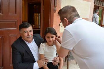 Emet Belediyesinden Geleneksel Kulak Delme Şöleni
