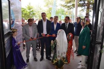 Emet Halk Eğitim Merkezinin Yılsonu Karma Sergisi Açıldı
