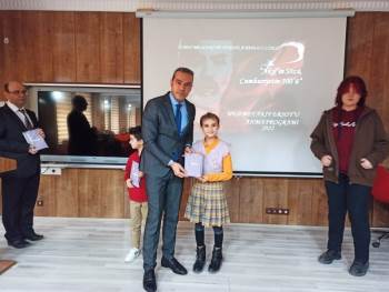 Emet’Te, “Akif’İn Sözü, Cumhuriyetin 100’Ü” İsimli Şiir Dinletisi
