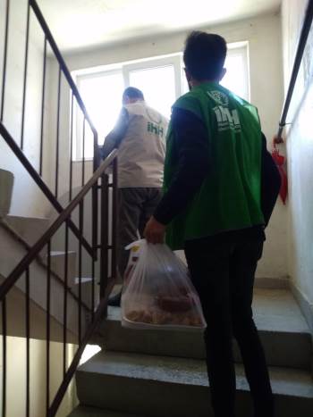 Emet’Te 100 Aileye Gıda Ve Alışveriş Çeki Yardımı
