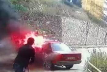 Emet’Te Alev Alan Aracı Site Sakinleri Söndürdü
