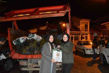 Emet’Te Halka Fidan Dağıtımı Ve Helva İkramı
