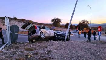 Emet’Te İki Otomobil Çarpıştı: 1 Ölü, 4 Yaralı
