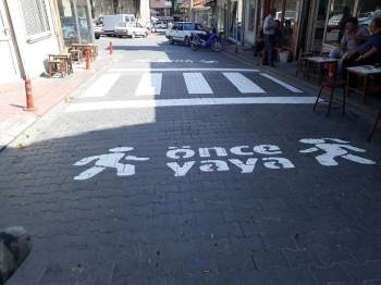 Emet’Te Yaya Kaldırımı Yapım Ve Boyama Çalışmaları
