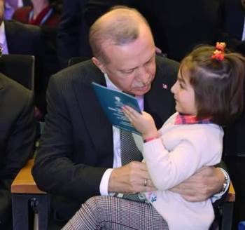 Emetli Meryem Nisa Doğum Günü Hediyesini Cumhurbaşkanı Erdoğan’Dan Aldı
