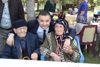 Emirdağ’Da ’Fidanlar Çınarlarla Buluşuyor’ Projesi Devam Ediyor
