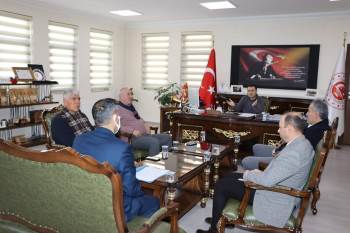 Emirdağ’Da Karla Mücadele Çalışmaları Değerlendirildi
