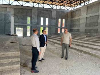 Emirdağ’Da Konferans Salonu İnşaatı Devam Ediyor
