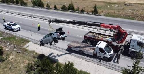 Emirdağ’da korkutan kaza: Otomobil takla attı, 2 kişi yaralandı