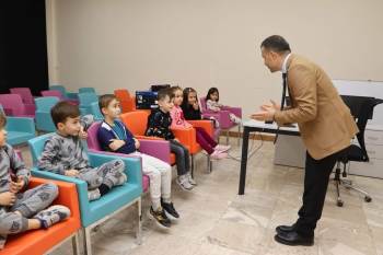 Emirdağ Kadın Kültür Evi’Nde Eğitimler Devam Ediyor
