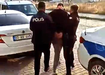 Emlakçı Ve Bankacı Kimliğine Bürünerek Çok Sayıda Kişiyi Dolandırdılar
