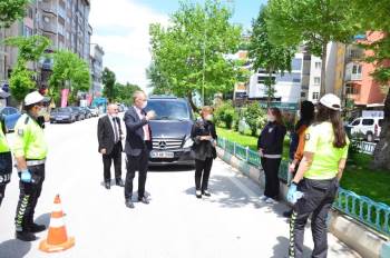 Emniyet Ve Sağlık Çalışanlarına Bayram Ziyareti
