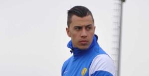 Emre formaya gözünü dikti