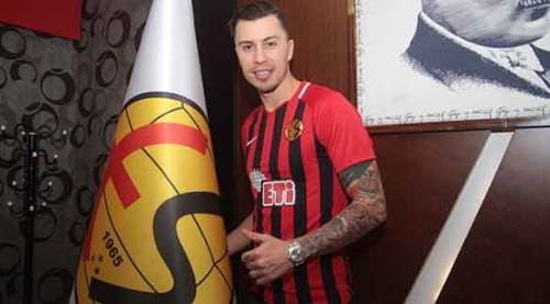 Emre Güral'dan haber var