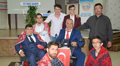 En anlamlı asker kınasını yaktılar
