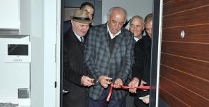 Şener Akkaya bürosunu açtı