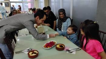 Engelli, Öksüz Ve Yetimler Gönül Sofrasında Buluştu
