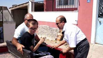 Engelli Baba Ve Oğlun Yol Sorunu Çözüldü
