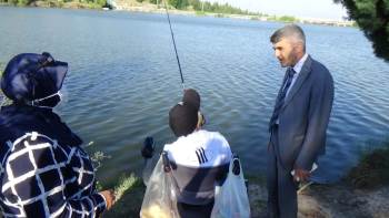 Engelli Bireyler Balık Tutmak İçin Yarıştı
