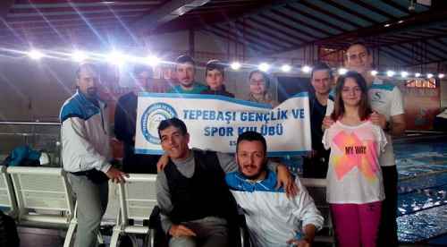 Engelli yüzücüler madalya için sefere çıkıyor