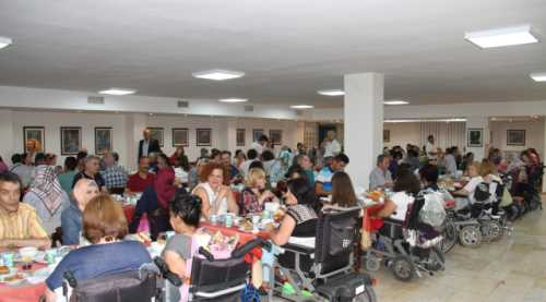 ENGELLİLERE ÖZEL İFTAR YEMEĞİ