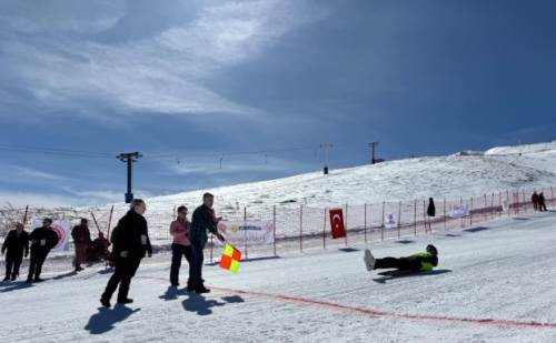 Erciyes'te geleneksel kızak şampiyonası heyecanı