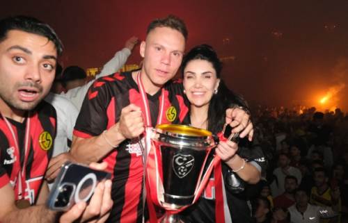 Erdin gözyaşlarını tutamadı