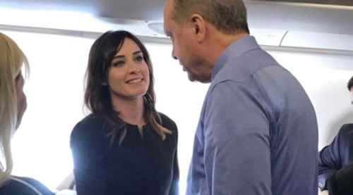 Erdoğan Nazlı Çelik'e sözleşme imzalattı!