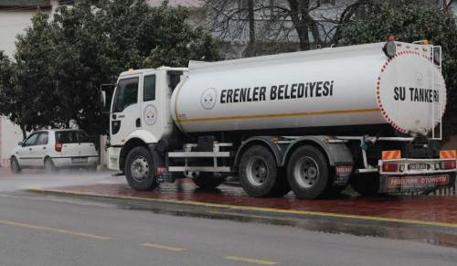 Erenler Belediyesi, bayram için cadde ve sokakları temizliyor