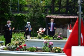 Erenler’Den Kütahya Hava Şehitliği’Ne Ziyaret
