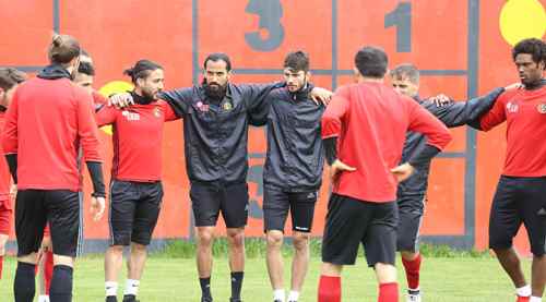 Erkan takımı çalıştırdı