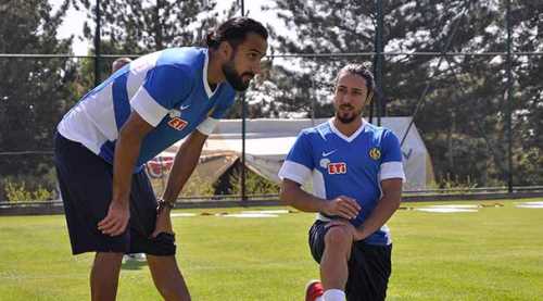 Erkan ve Tarık geliyor