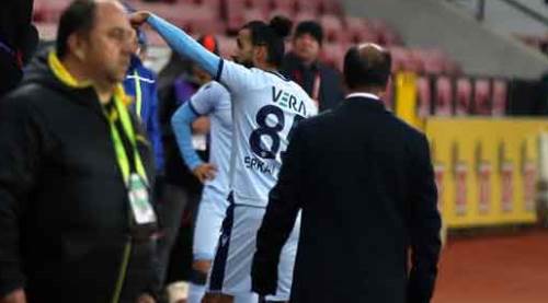 Erkan Zengin'den Eskişehirspor yöneticilerine çirkin hareketler