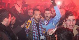 Ersun Yanal Erkan'a kavuştu