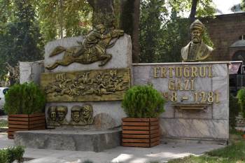 Ertuğrul Gazi Büstü Yenilendi
