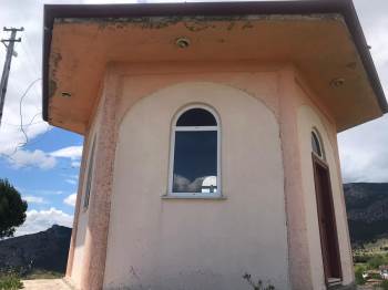 Ertuğrul Gazi’Nin Öğrencisi Has Mehmet Bey’İn Türbesi Bakımsızlıktan Dökülüyor
